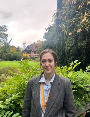 Dr Orsolya Petocz in the Robinson gardens