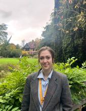 Dr Orsolya Petocz in the Robinson gardens